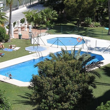 Apartamentos Jardines Del Gamonal Малага Екстериор снимка