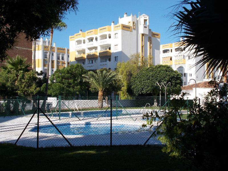 Apartamentos Jardines Del Gamonal Малага Екстериор снимка