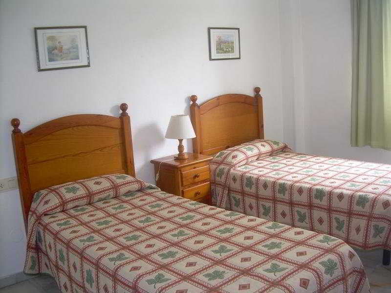 Apartamentos Jardines Del Gamonal Малага Екстериор снимка