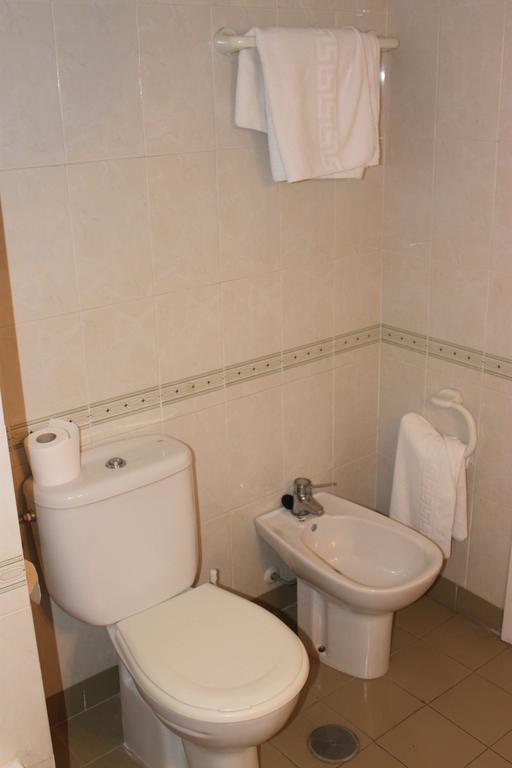 Apartamentos Jardines Del Gamonal Малага Стая снимка